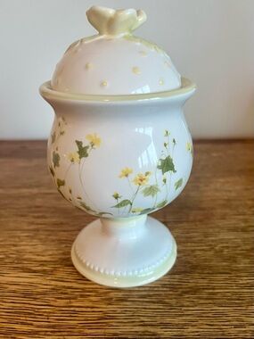 DEMDACO Vintage Woodsong Designs Ceramic Floral Cottagecore Candle Jar with Lid